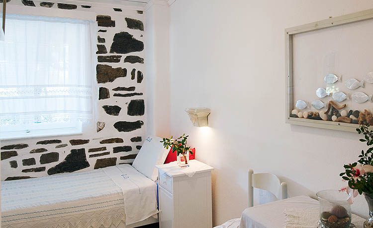 Holiday Apartment for 4 on Paros Greece